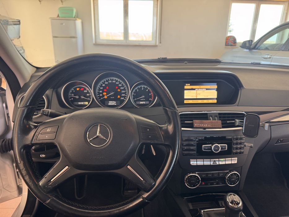 Mercedes Benz C200