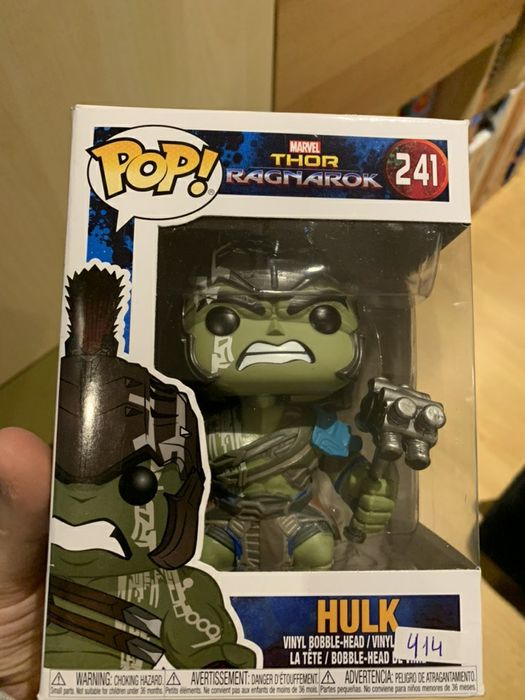 Funkos marvel e diversos