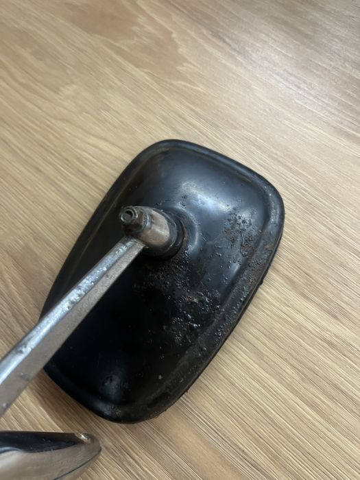 Lusterko Datsun używane dwie sztuki