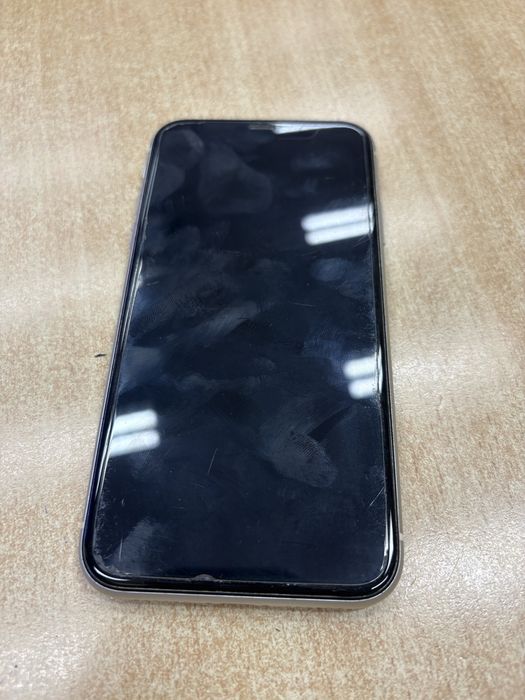 iPhone 11 64gb biały