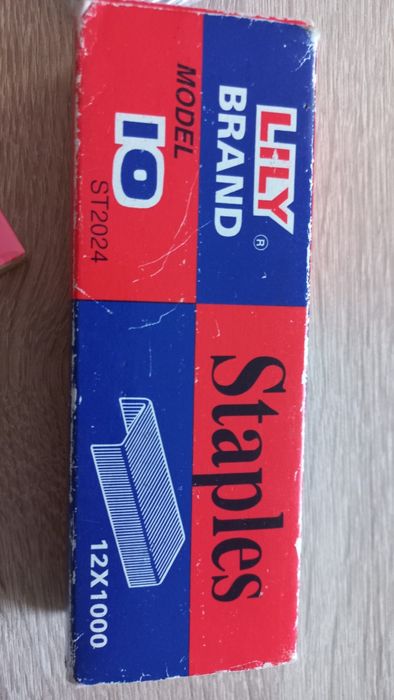 zestaw szkolny,  biurowy, zszywki, spinacze, gumka