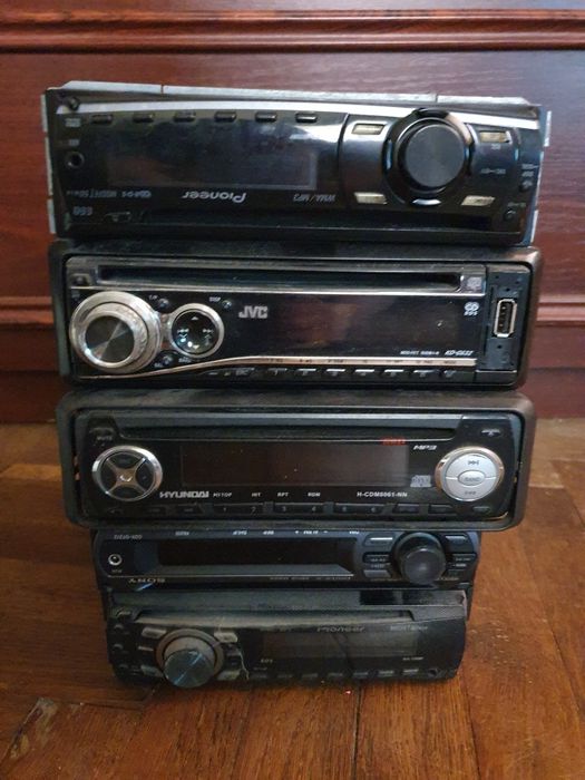 Продам магнітофони не дорого.