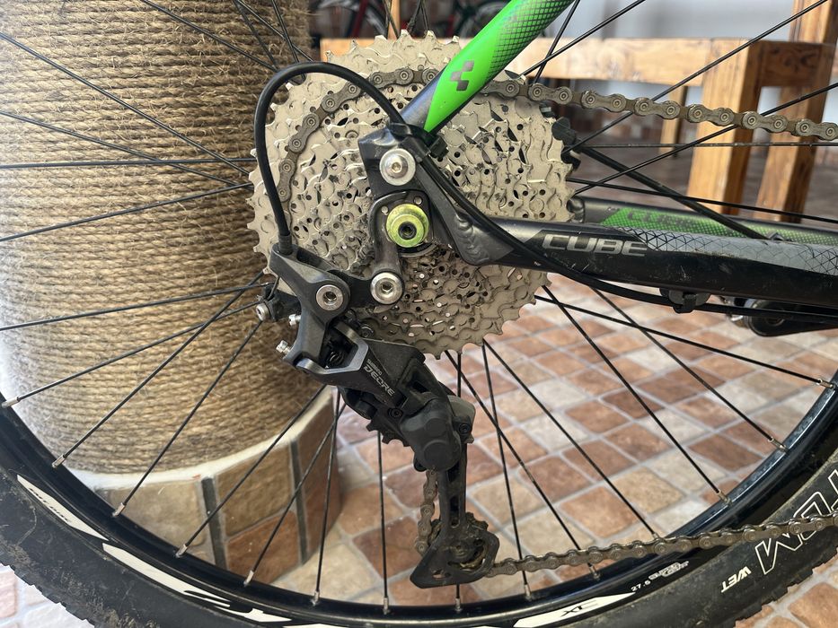Bicicleta btt marca Cube