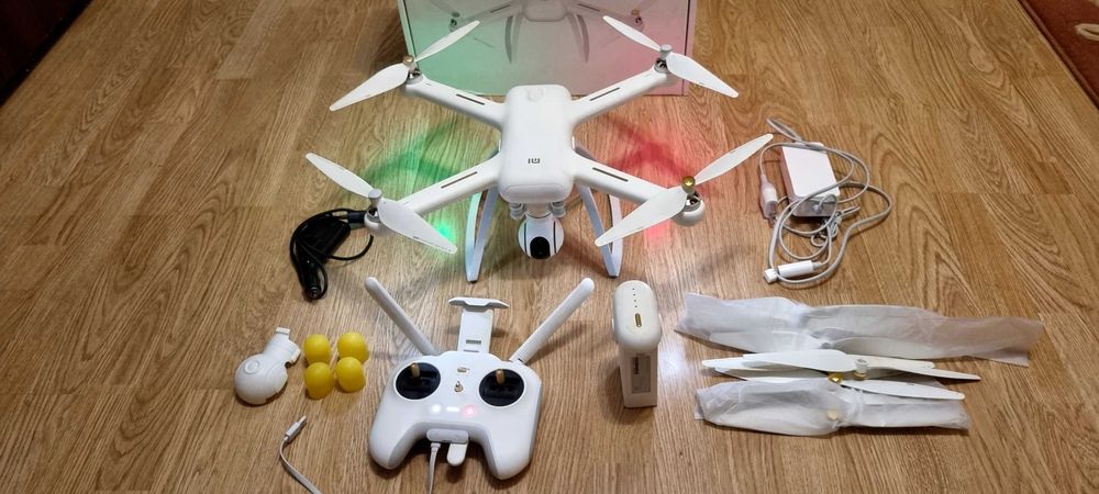 Kвадрокоптер дрон Xiaomi Mi Drone 4K White