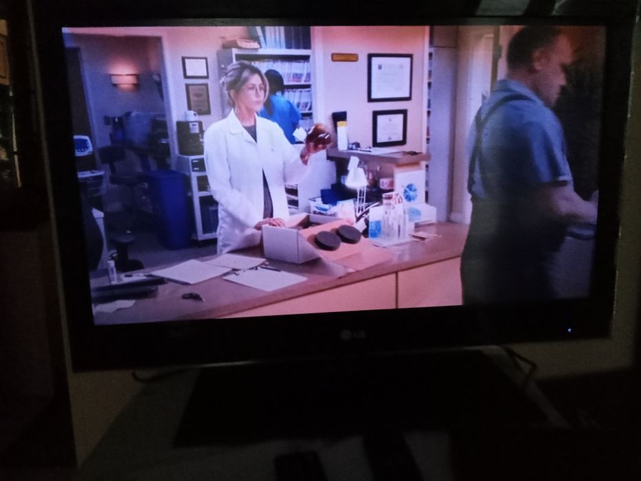 TV LG 32" Uszkodzony ale działa 
45
 zł