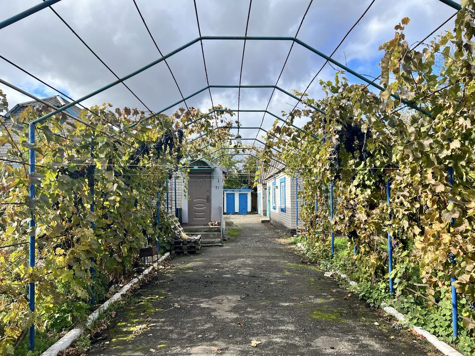 Продажться будинок