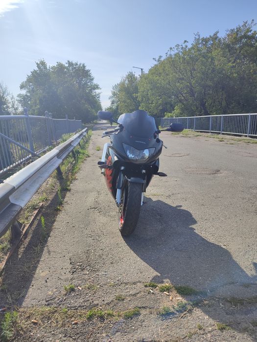 Продам honda cbr600 f4