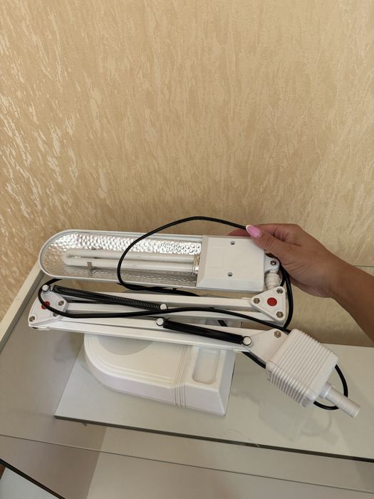 Настільна лампа