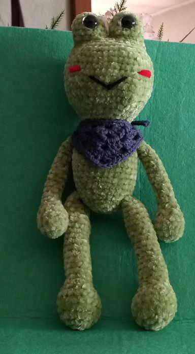 Sapinho em crochê amigurime