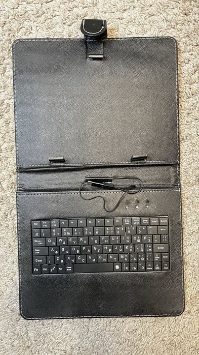 Планшет, чохол клавіатура для планшету