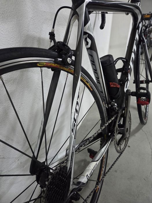Bicicleta de estrada com quadro.em carbono Scott Addict R3 tamanho L