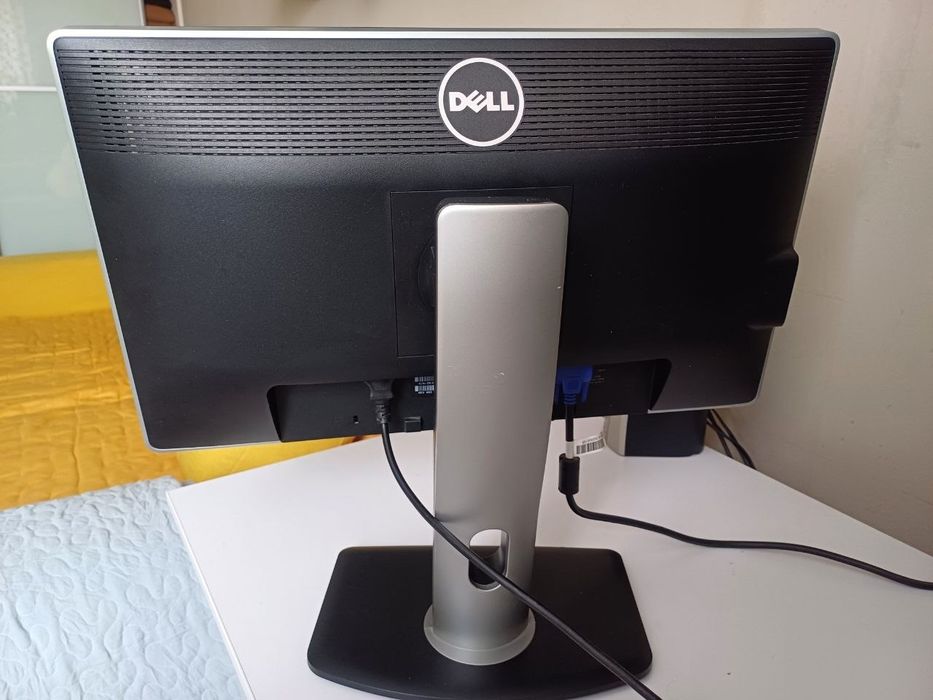 Монітор DELL U2212