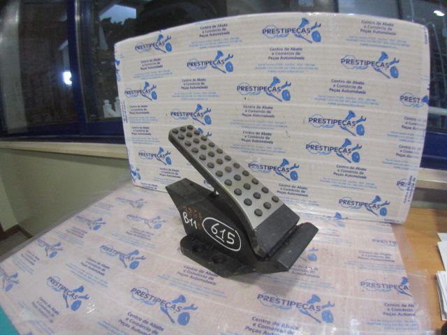 Pedal A2043000004 MERCEDES C S204 W204 FASE 2  2012 200CDI 136CV 5P PRETO