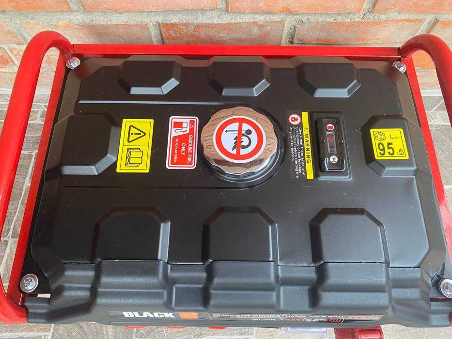 Бензиновий генератор Black 13606 2,8 2.8кВт Японія Якісний Потужний