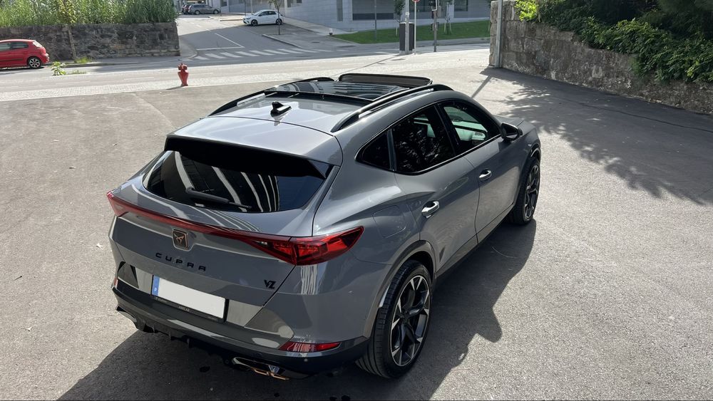 Cupra formentor VZ 245CV híbrido FULL EXTRAS nardo grey foto 3