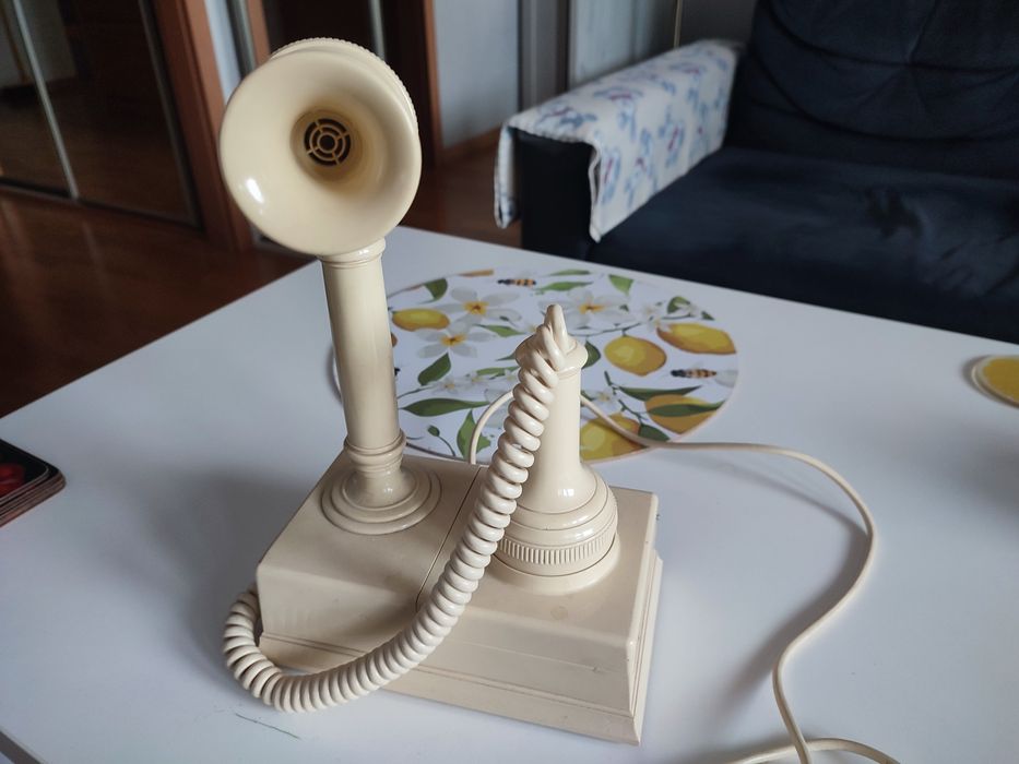 Telefon PRL sprawny