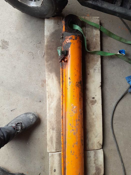 Siłownik hydrauliczny hakowiec ładowarka łuparka