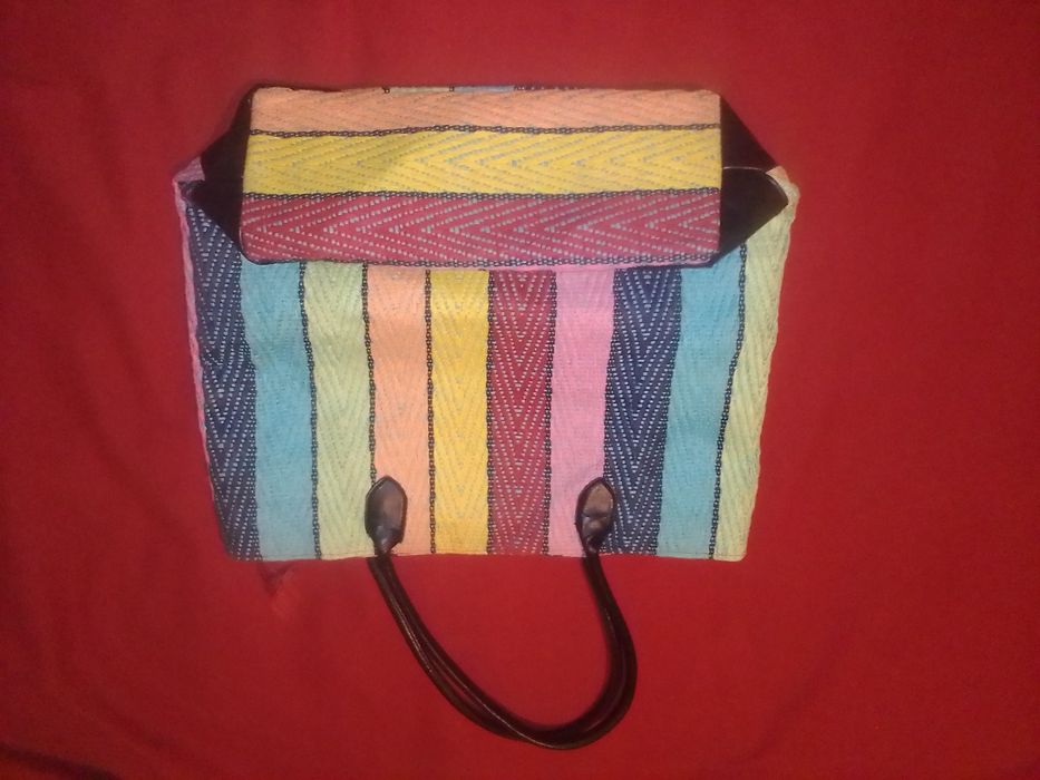 Яскрава велика плетена сумка-шопер, торба