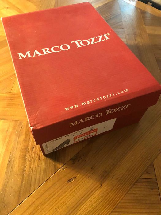 Sapatos pretos Marco Tozzi novos