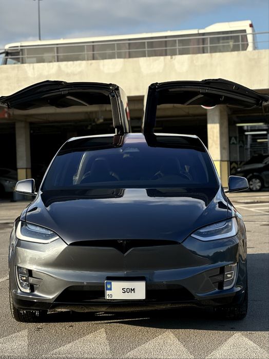 Tesla model X 2019