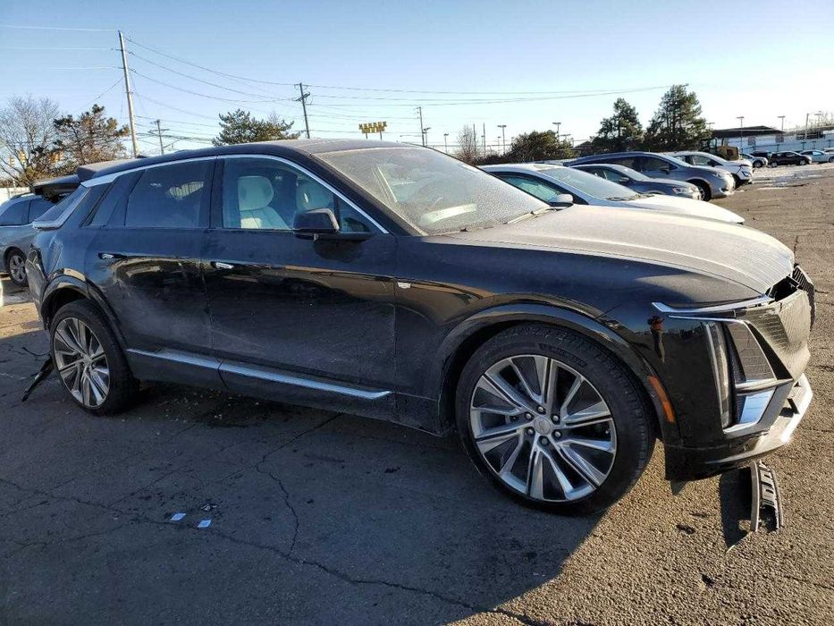 Дверь Cadillac Lyriq