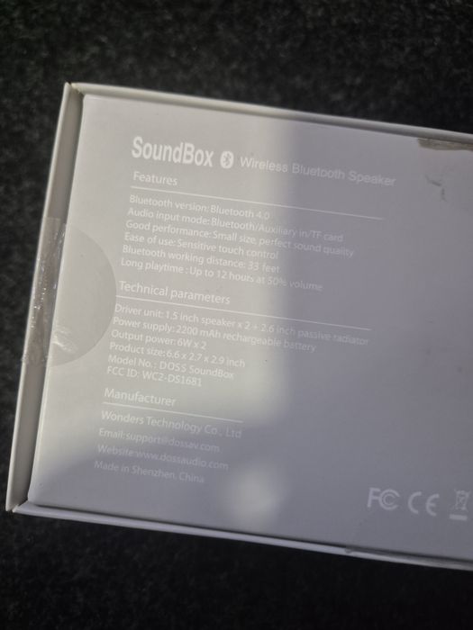 coluna de som portátil Bluetooth da marca DOSS