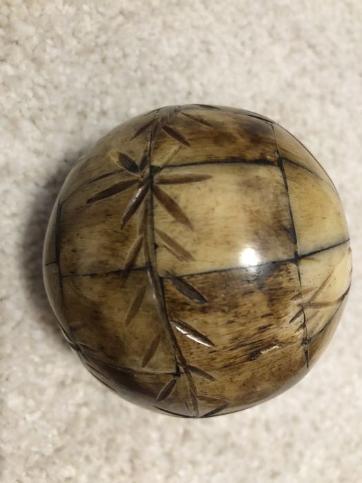 Conjunto de 4 bolas em madreperola e madeira para decoracao