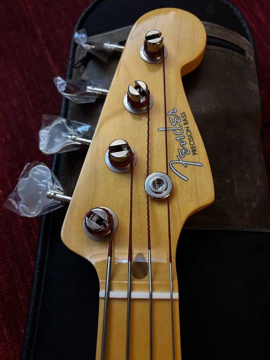 Fender Jazz Bass USA com Braço Precision MIM – Estado Impecável