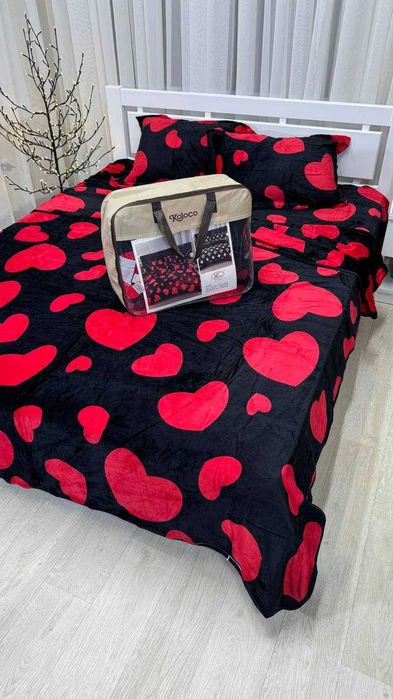 Постільна білизна ЄВРО Велюр "Love Black"