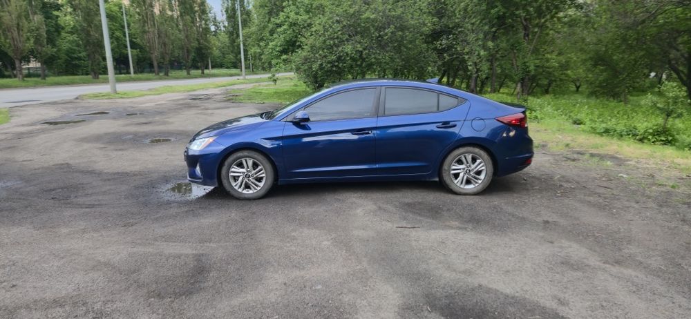 Hyundai Elantra 2019г
