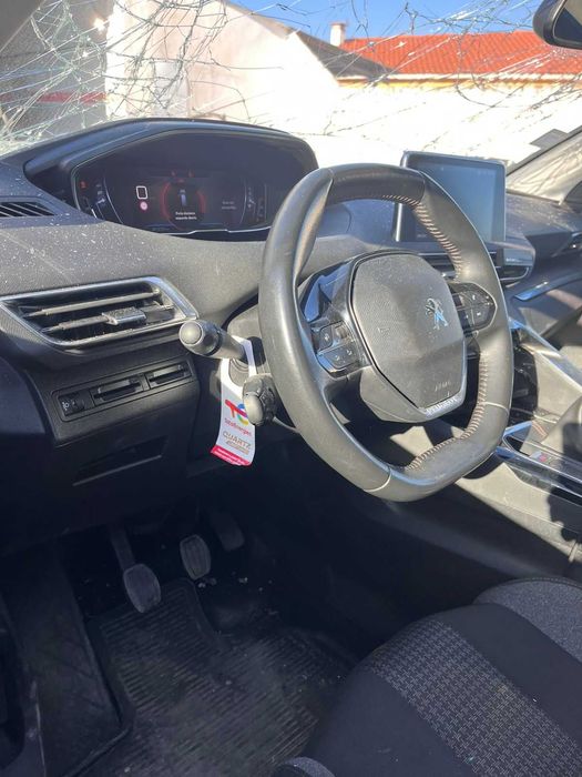 Peugeot 5008 salvado