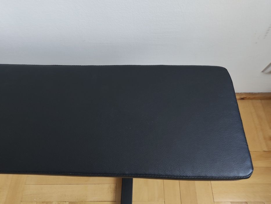 Praktycznie nowa ławeczka do ćwiczeń