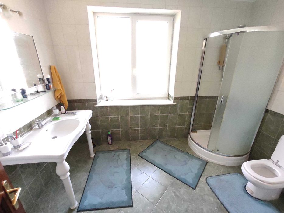 Продам 4 кімнатний будинок 200 кв.м. смт Шкло!