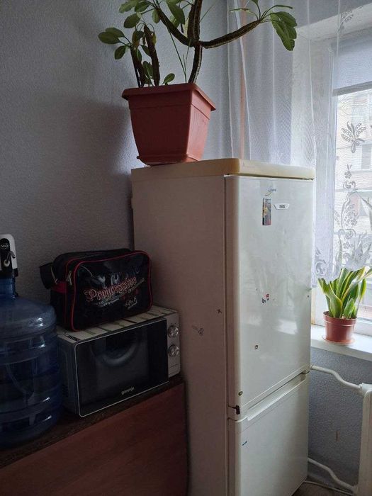 Продам 1-кімнатну на Райдужному масиві Райдужна 13в