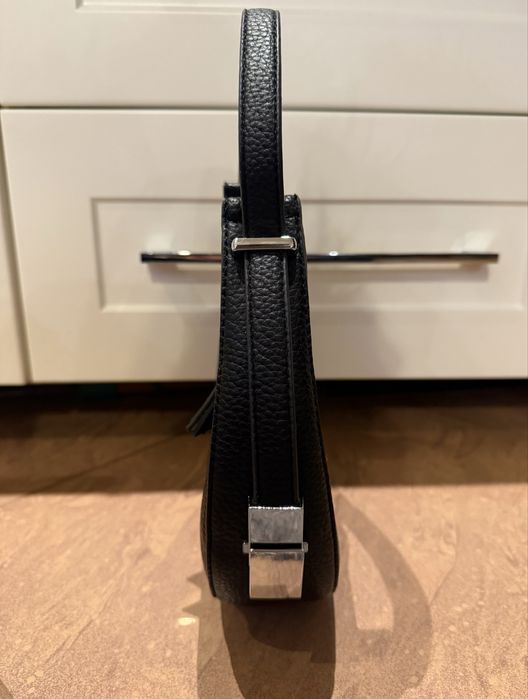 Torebka bagietka czarna Prada Hobo