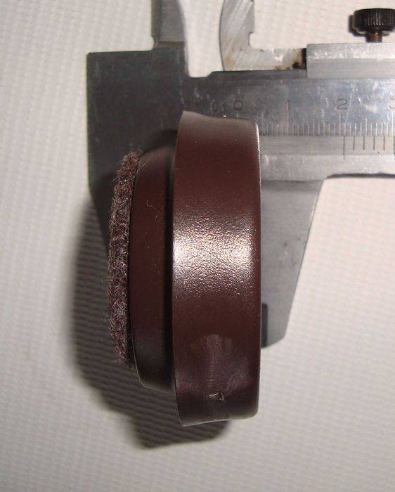 Подкладка подставка под ножки мебели пластик+фетр 50х20 мм.