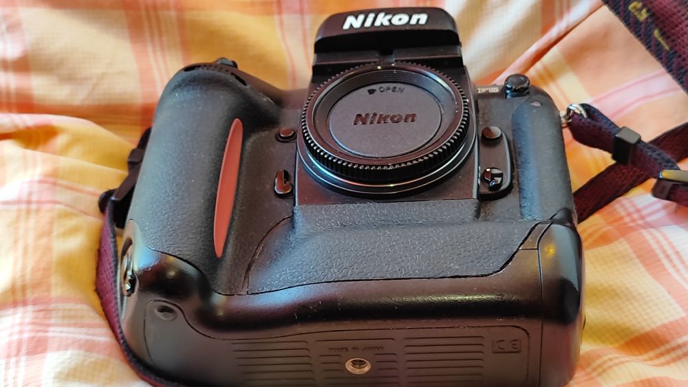 Nikon F5 in very good condition64284293495555122