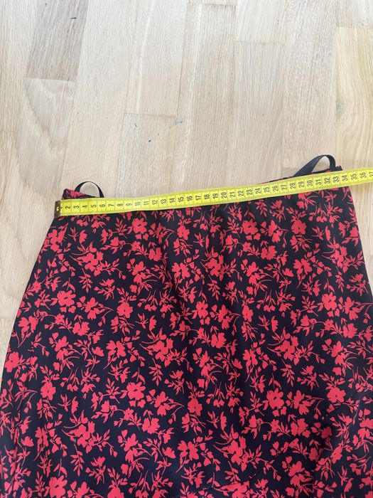 Спідниця міді primark 38