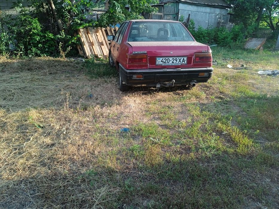 Продам мітсубісі лансер 87