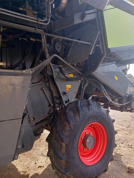 Комбайн Claas Lexion-750