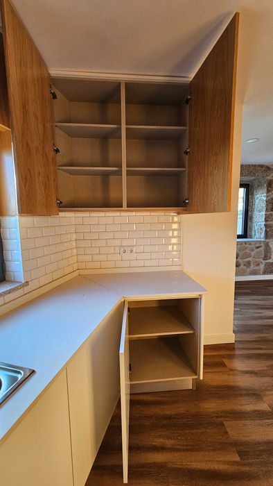 Moradia T3 recente com garagem, terraço e ar condicionado