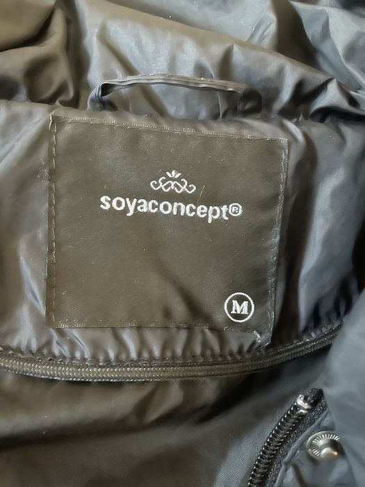 Długa kurtka puchowa Soyaconcept czarna naturalny puch