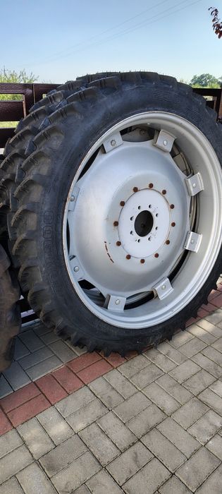 Koła wąskie międzyrzędowe 210/95 R32 i 230/95 R44 New Holland, Case