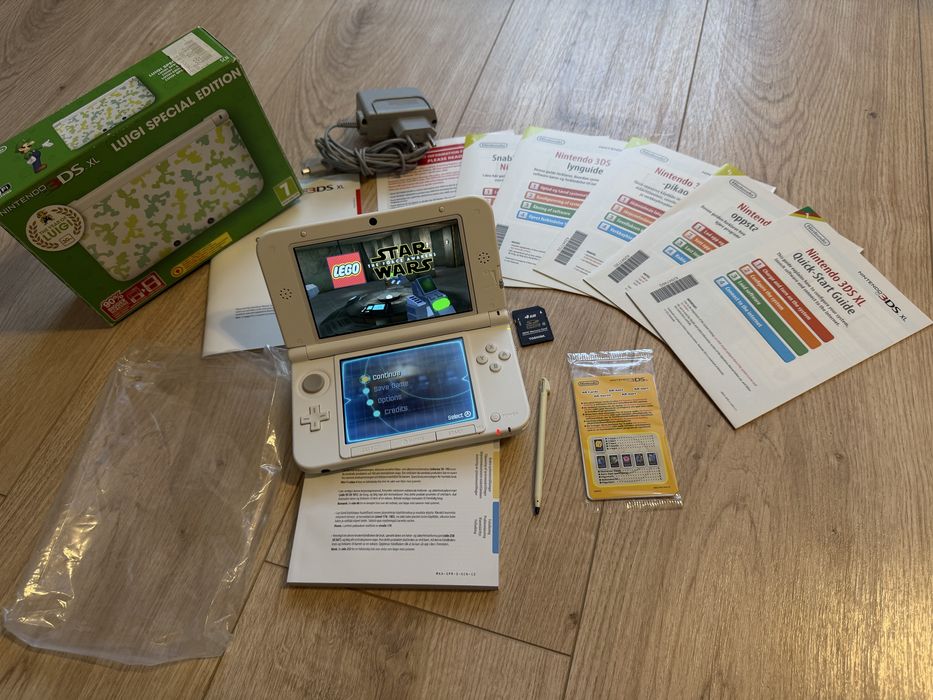 Nintendo 3ds XL  LUIGI SPECIAL EDITION  europa