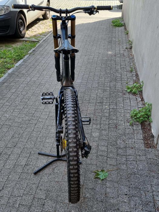 Specialized Demo 8