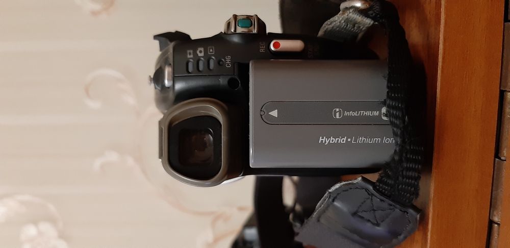 Продаю видеокамеру Sony DSR-DVD 92E