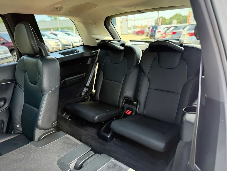 Volvo XC90      2020
