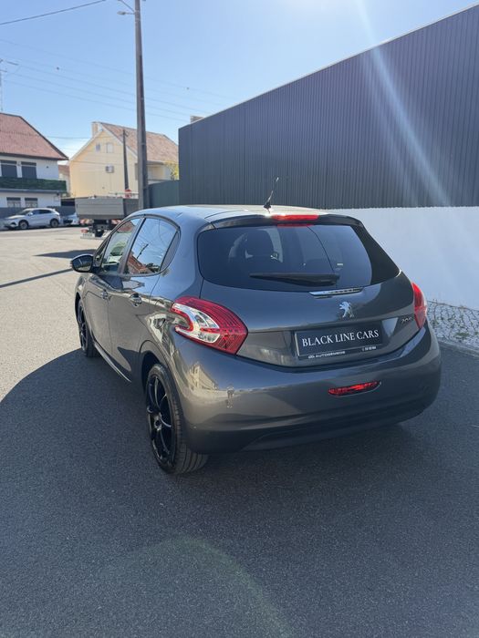 Peugeot 208 impecavel