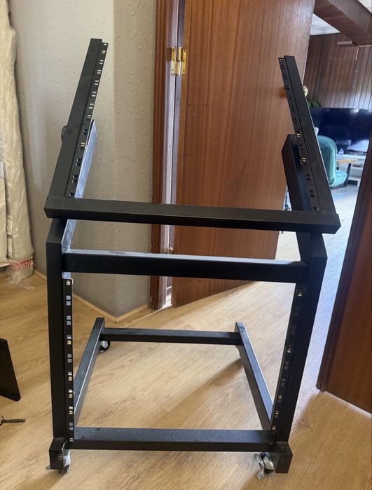 Rack de Estúdio 19" com Rodas - Estrutura Metálica Profissional