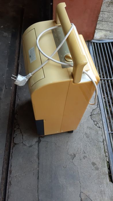 Desumidificador a funcionar muito bem